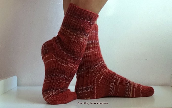 Con hilos, lanas y botones: Calcetines Azurean