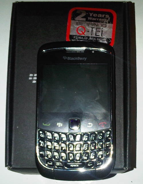 Фото BlackBerry 9300 Gemini