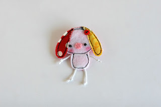 Fabric brooches tomtoy