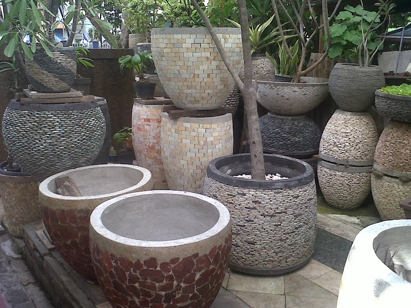 Ide Penting Keramik Taman