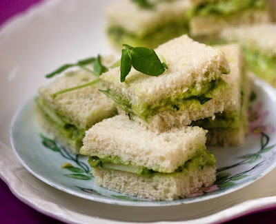 Mini Sanduíche de Pepino Mini Sanduíche de Pepino (vegana)