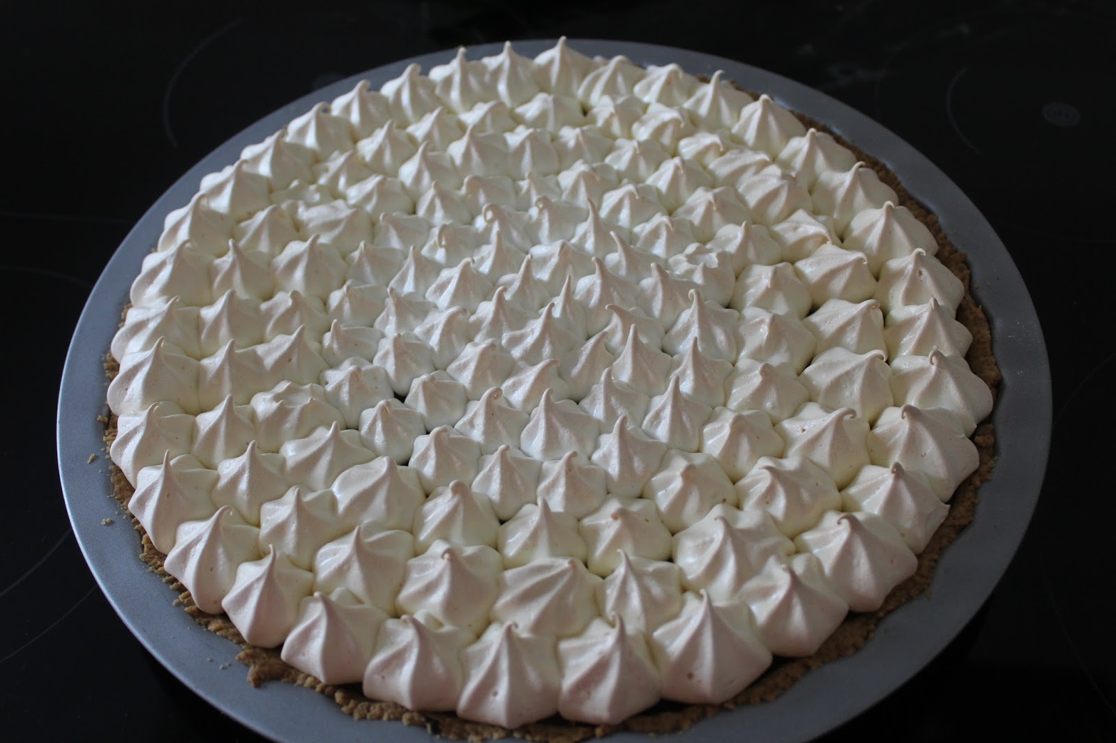 Theresas Backstube: Rhabarbertarte mit Baiserhaube
