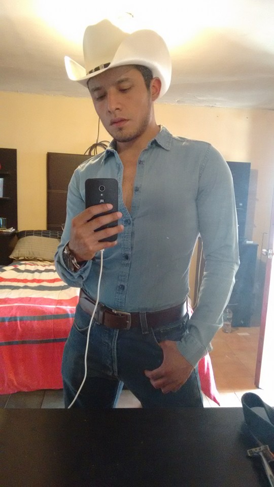 Hot Guys_ In Jeans.. Hispanic GuysSlef Pics ,,,,Jeans