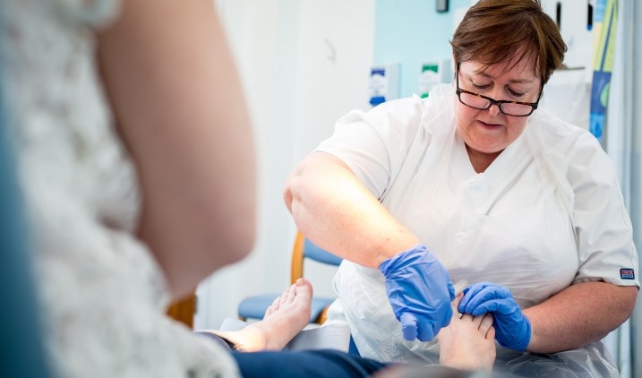 the salary and professional skills of a podiatrist rants and raves how to become a podiatrist