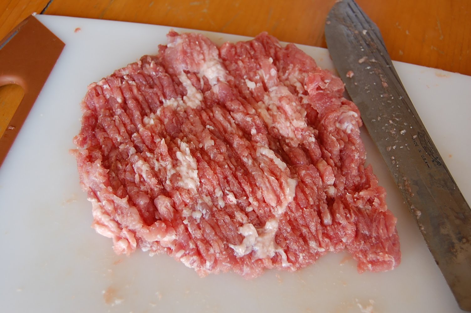 Рубленное мясо свинины. Рубленная говядина. Натуральное рубленое мясо это. Рубленные мясные.