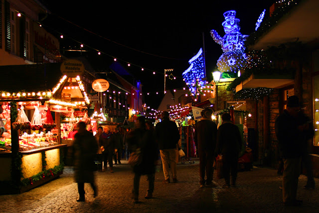 Rüdesheim, Germany's Christkindlmarkt at night