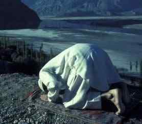 http://4.bp.blogspot.com/-CGzswtA6TW0/UPoa-4I2sUI/AAAAAAAAALw/8HVJIAJX89s/s1600/ibadahsholat.jpg