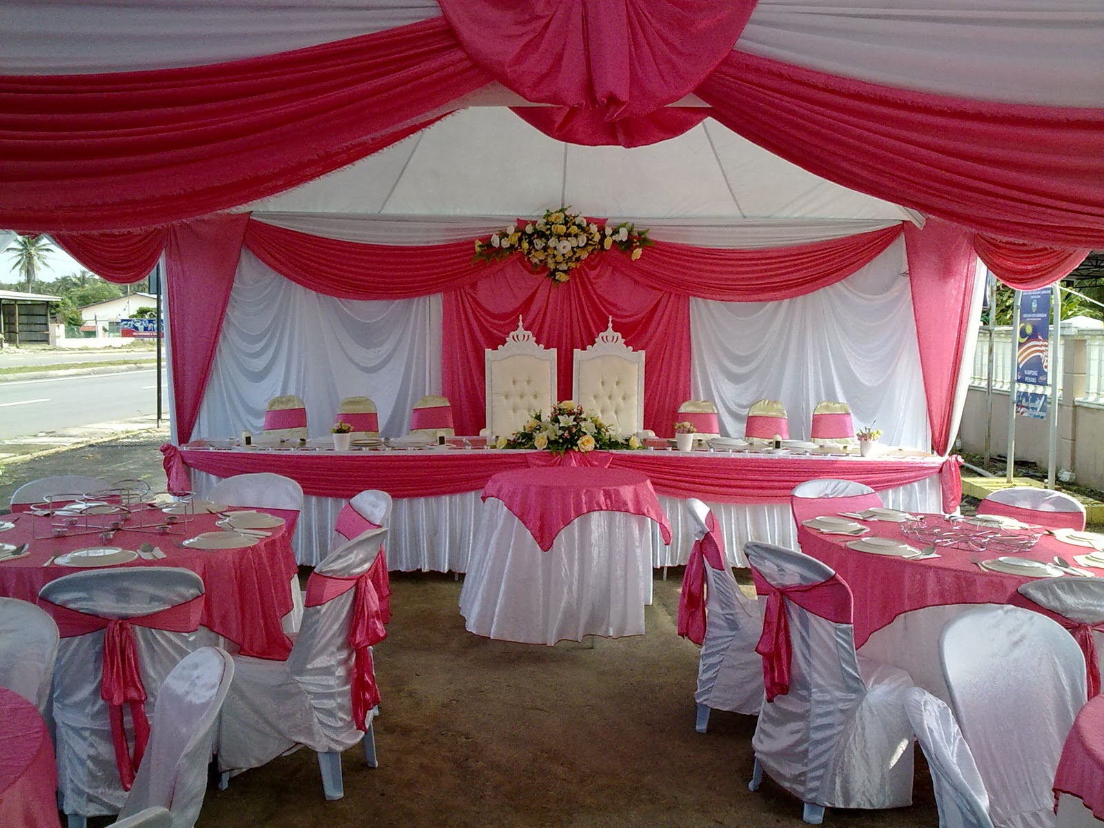 gambar meja makan beradab pengantin