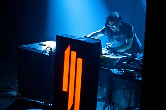 Skrillex фар край 3