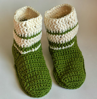Crochet Dynamite: Mama's Mamachee Slippers