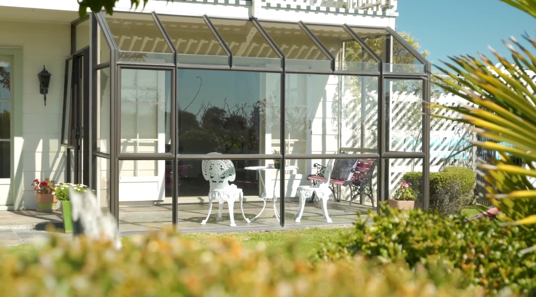 17 Photos vs. 13 Chandler St, Tahunanui Interior Design Luxury Home Tour