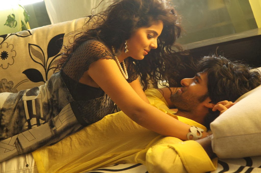 High Quality Love You Bangaram Telugu Movie Hot Stills