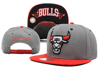 http://www.caooop.com/images/Mitchell%20&%20Ness%20Chicago%20Bulls%20NBA%20Snapback%20Hat%20GreyRed.jpg