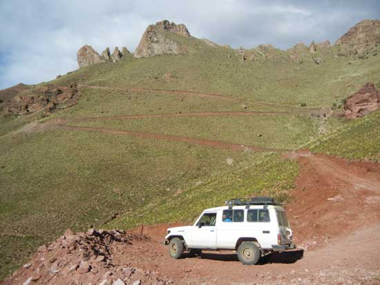 Mit dem Pfarrei Toyota unterwegs in Lipez Bolivien