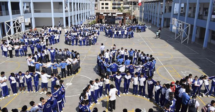 DRELM: Ocho millones y medio de estudiantes participarán en primer simulacro nacional escolar 2018 (Viernes 20 Abril) www.drelm.gob.pe DRELM: Ocho millones y medio de estudiantes participarán en primer simulacro nacional escolar 2018 (Viernes 20 Abril) www.drelm.gob.pe