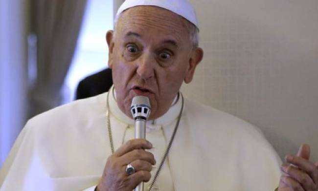 Papa Francesco 'Abortire i bambini malati è nazismo in guanti bianchi' Papa Francesco 'Abortire i bambini malati è nazismo in guanti bianchi'