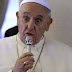 Papa Francesco offre il suo endorsement al fondamentalismo: «La famiglia è solo uomo-donna»
