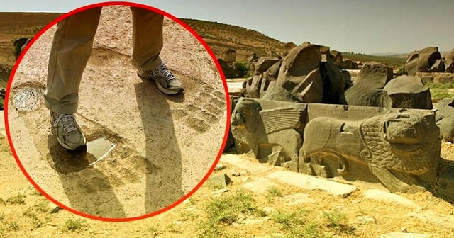 Τα γιγάντια αποτυπώματα του αρχαίου ναού των Ain Dara ειναι απομεινάρια των Anunnaki; Τα γιγάντια αποτυπώματα του αρχαίου ναού των Ain Dara ειναι απομεινάρια των Anunnaki;