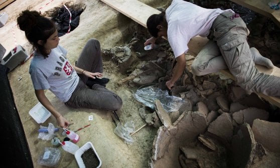 Monumental tomb of Piceni 'warrior prince' unearthed in Corinaldo, Ancona Monumental tomb of Piceni 'warrior prince' unearthed in Corinaldo, Ancona