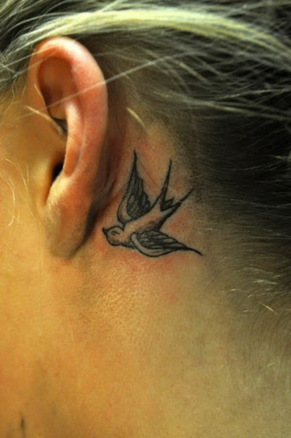 Tatuagens femininas atrás das orelhas Tatuagens femininas atrás das orelhas