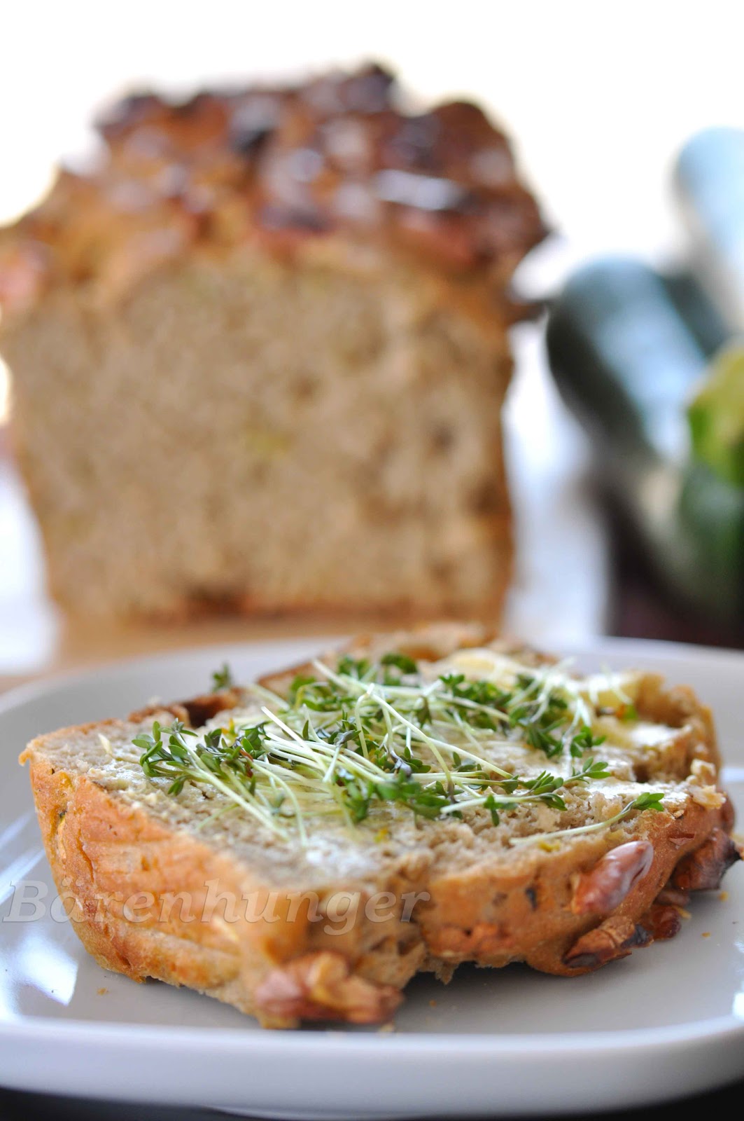 Zucchini Rosmarin Walnuss Brot | Bärenhunger
