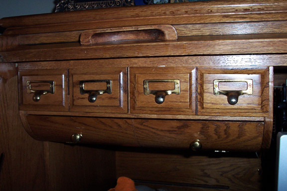 Howdy Ya Dewit!: Adding A Secret Compartment To Your Rolltop Desk