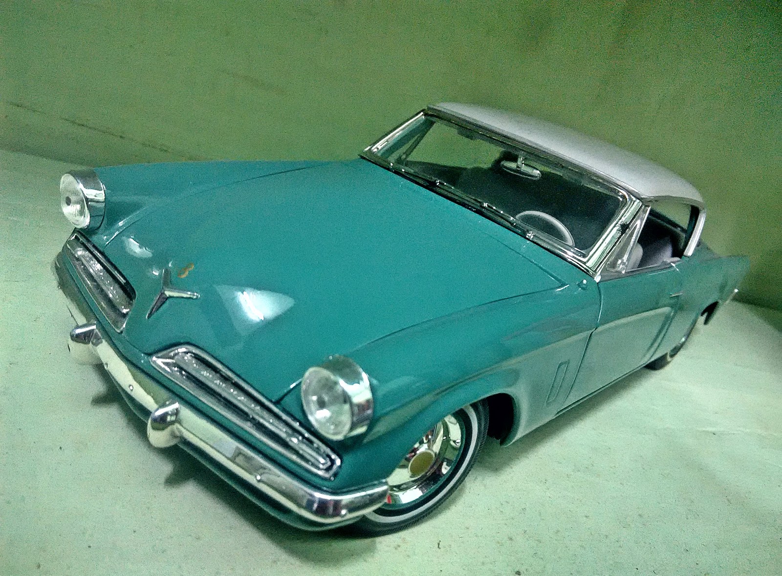 maisto 1953 studebaker starliner