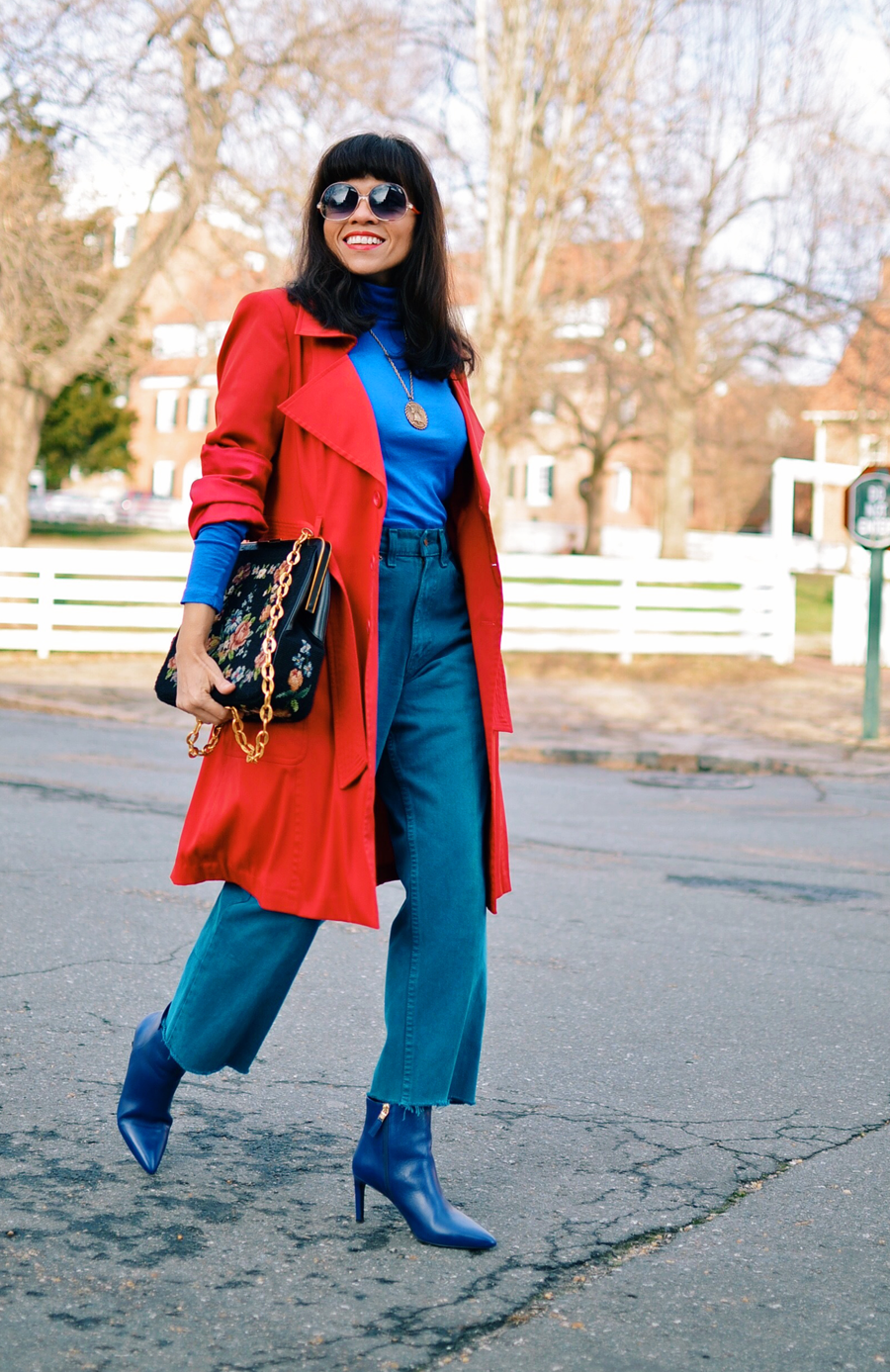 Outfit with cropped jeans 