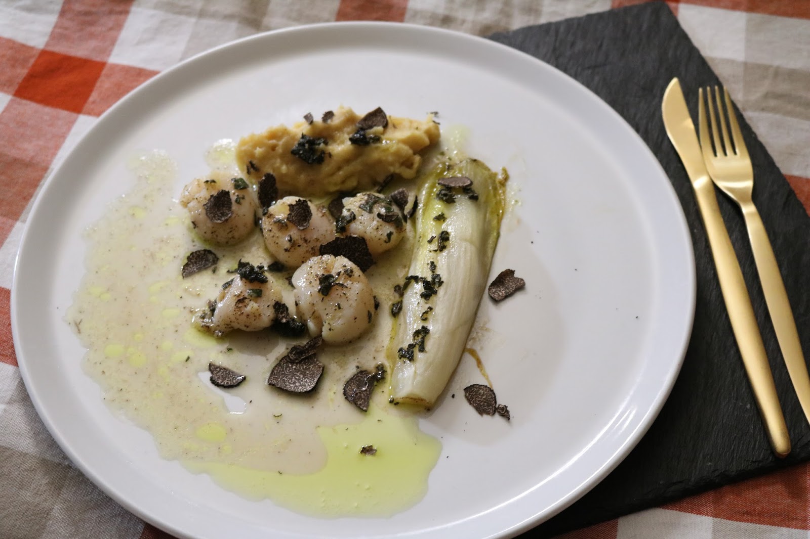 Jakobsmuscheln mit karamellisierter Chicorée
