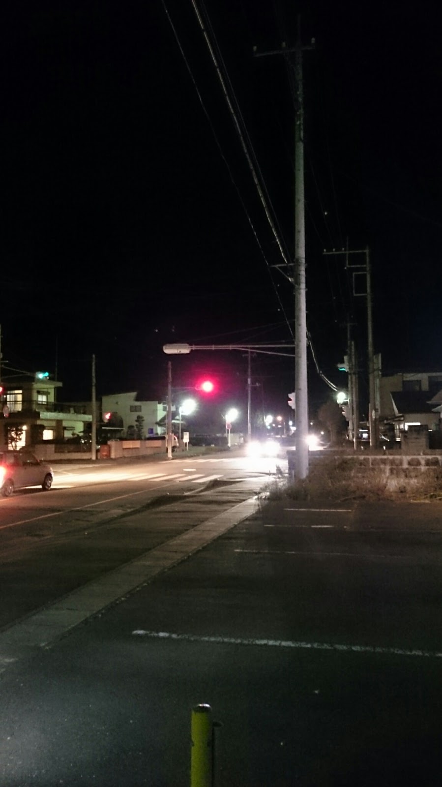 夜の焼き鳥の匂いがする通り道