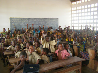 P. Joan Soler Missioner a Togo, Joan Soler, Togo, aula compartida