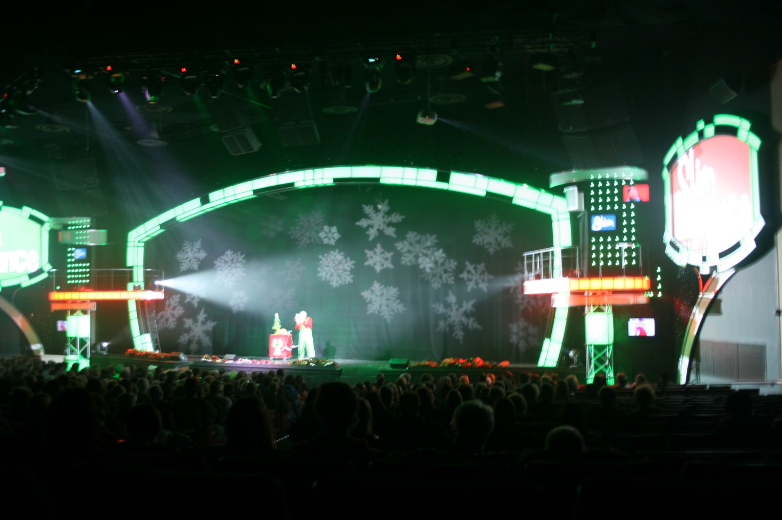 Adventures With Jude: BEST shows of Pigeon Forge/Gatlinburg!