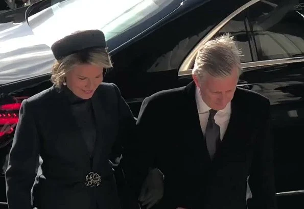 King Philippe, Queen Mathilde, King Albert, Queen Paola, Prince Laurent, Princess Marie-Esméralda, Princess Léa and Princess Margaretha