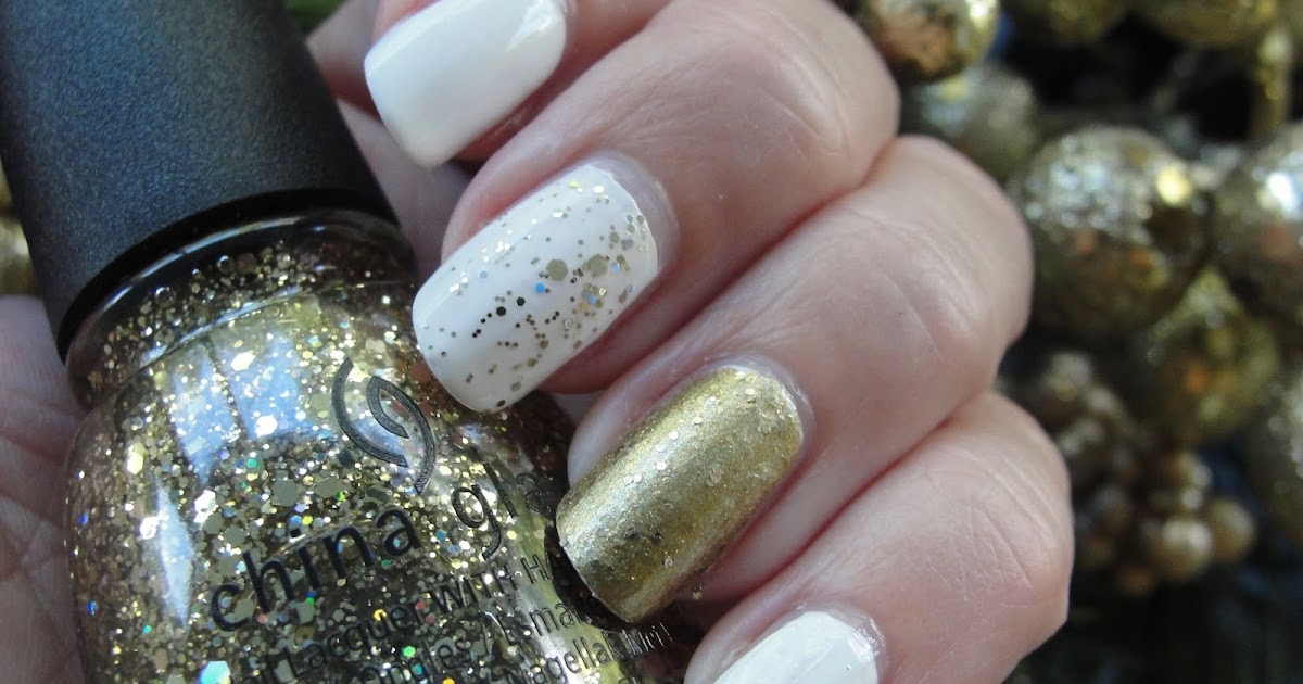 WHITE GOLD CHRISTMAS NAILS