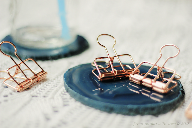 What can you do with a beautiful black notebook, white Sakura gelly rolls, some beautiful agate coasters and a couple of rose gold wire paper clips?