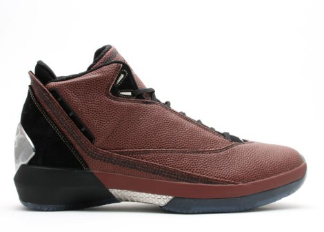 AIR JORDAN XXII Febrero 2007. Inspiradas en el avión de guerra F-22 Raptor,  fueron el zapato identificativo de la estrella de los Hawks Joe Johnson  durante el All Star de ese mismo