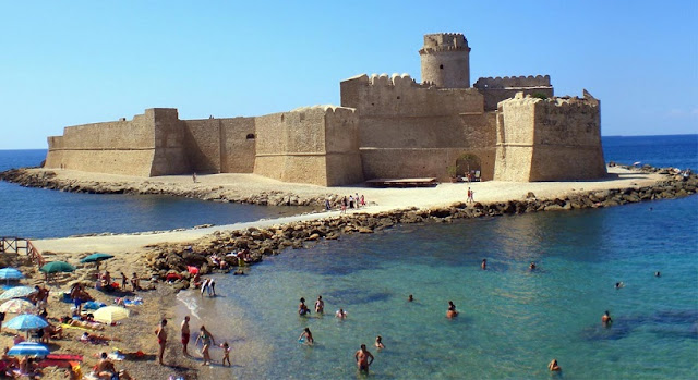 Castello Aragonese di Le Castella na região da Calábria Castello Aragonese di Le Castella na região da Calábria