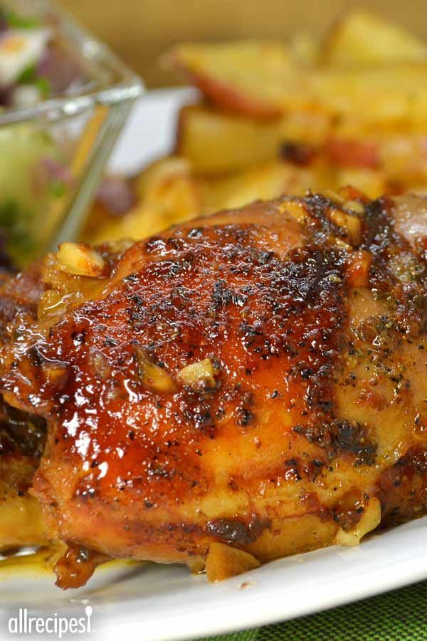 Honey-Garlic Slow Cooker Chicken Thighs #Recipe - My Favorite Recipes