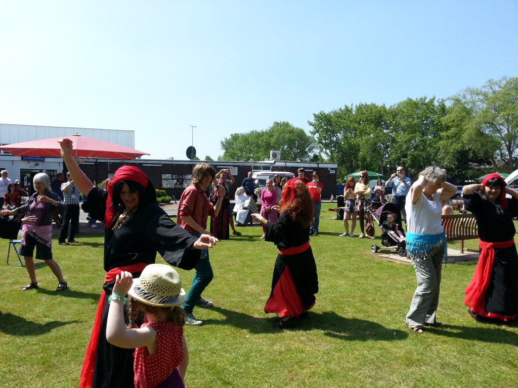 Ya Raqs Wirral Folk on the Coast, posted by Phoenece and Tameri