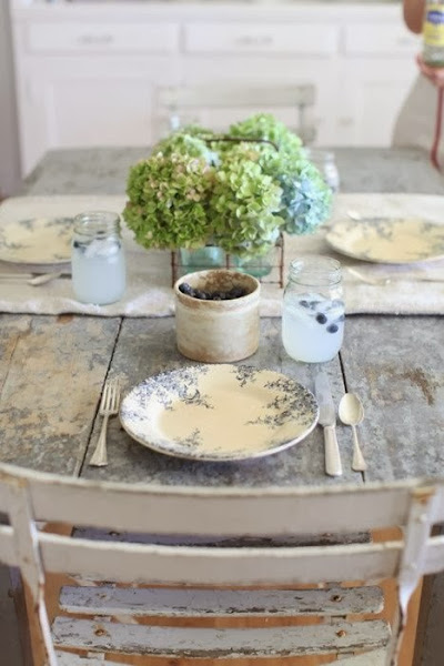 mesa vintage sencilla