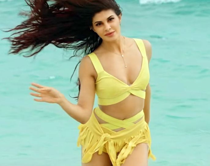 taapsee pannu hot bikini