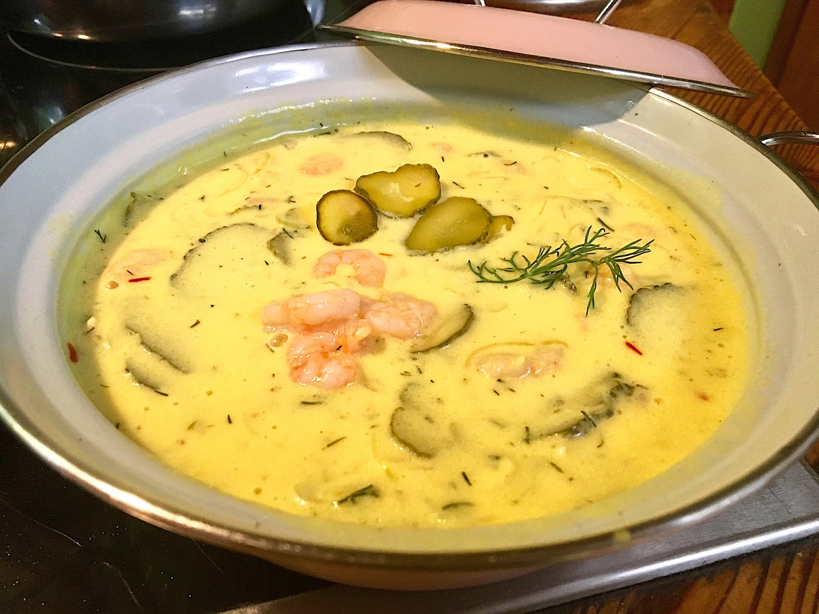 Seelachs in Krabben-Safran-Sauce