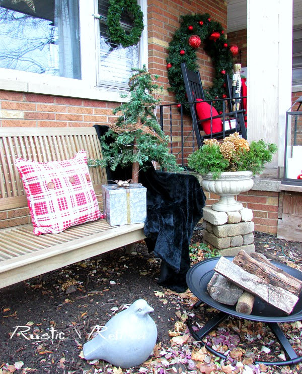 How to decorate outdoors for Christmas on a budget