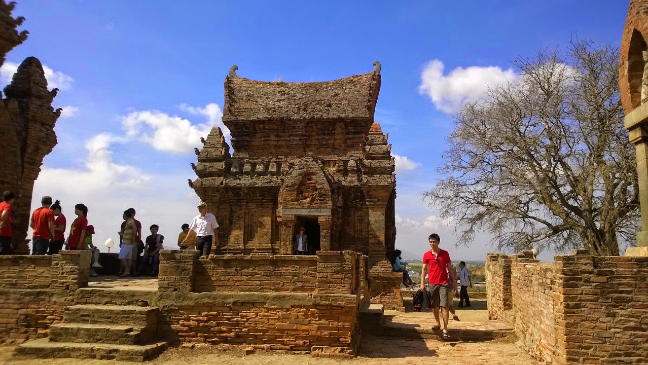 Một vài công trình kiến trúc đẹp ở Ninh Thuận. Một vài công trình kiến trúc đẹp ở Ninh Thuận.