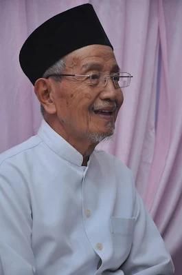 Al-Ibriz KH Nawawi Abdul Aziz