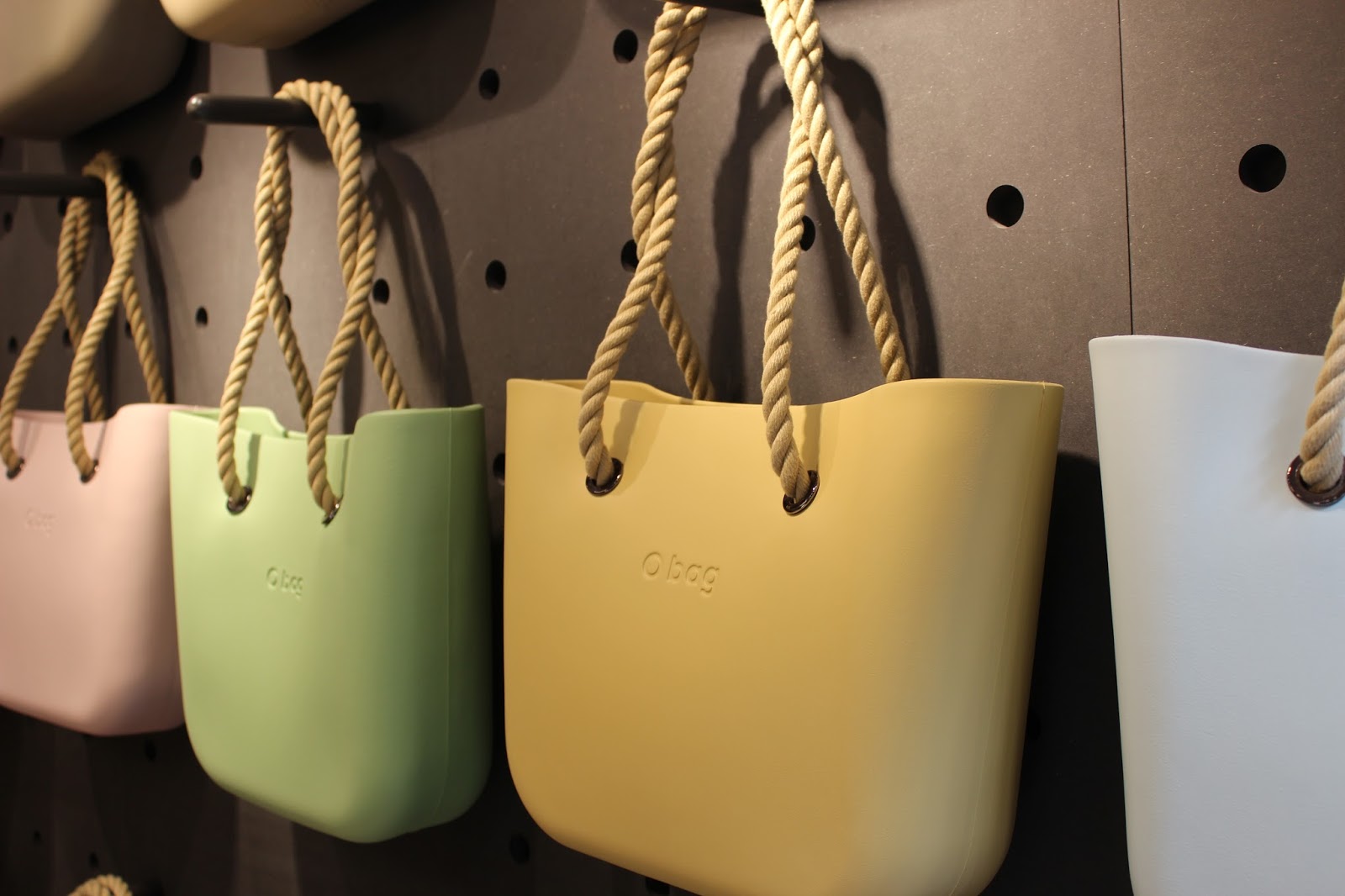 online handbag store