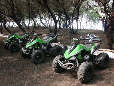 ATV motor di kawasan Pantai Kuwaru