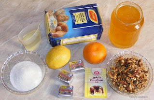 Ingrediente pentru mucenici reteta si mod de preparare retete macinici sau sfintisori coca cornuri covrigi,