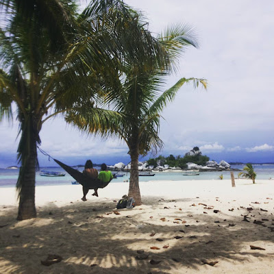 pantai tanjung kelayang foto pantai tanjung kelayang bangka belitung