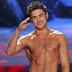 LOS MOVIMIENTOS DE ZAC EFRON EN NEIGHBORS